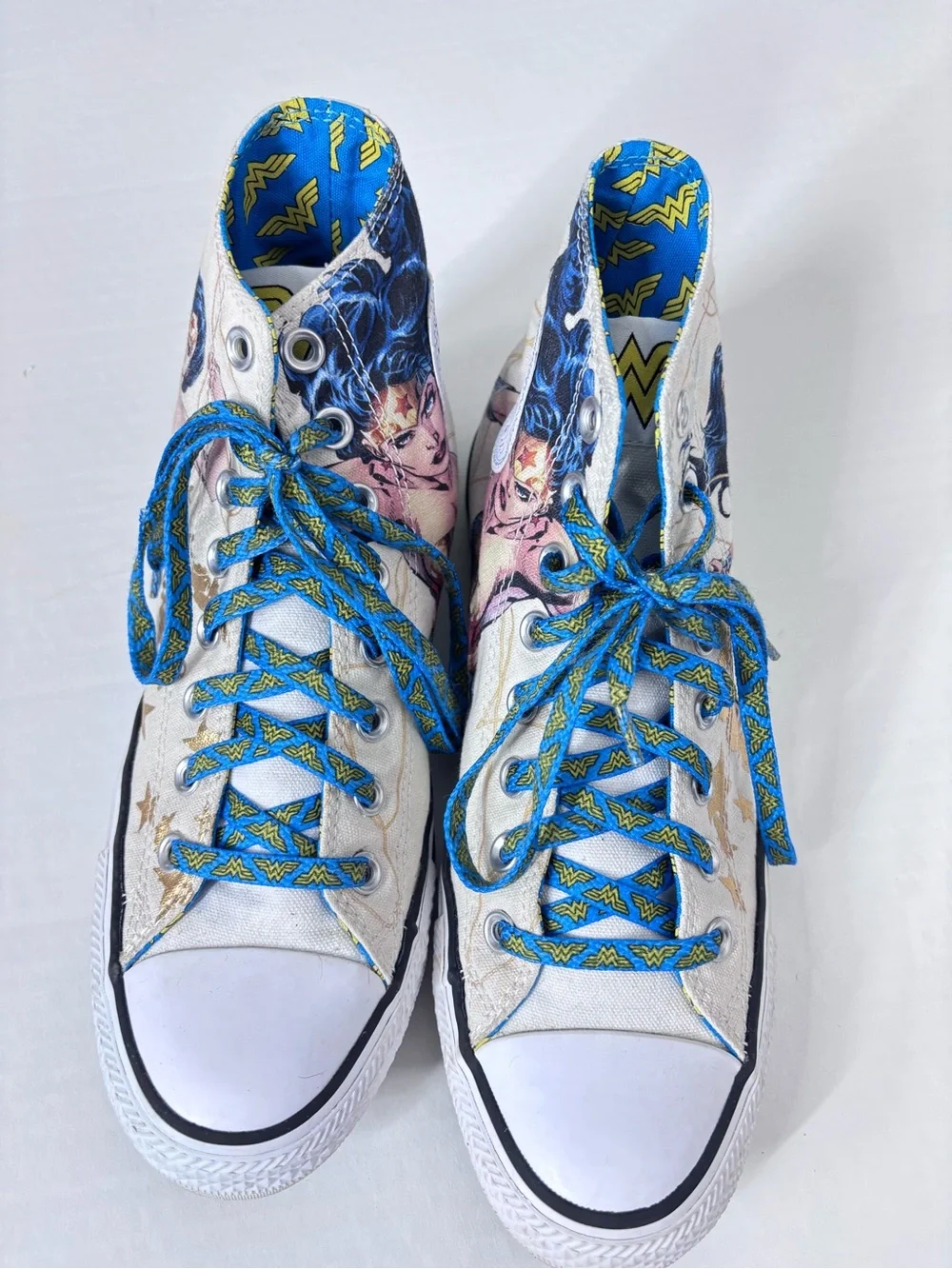 Wonder Woman High-Top Converse Sneakers Women’s 9 Men’s 7 Like New - Picture 2 of 11